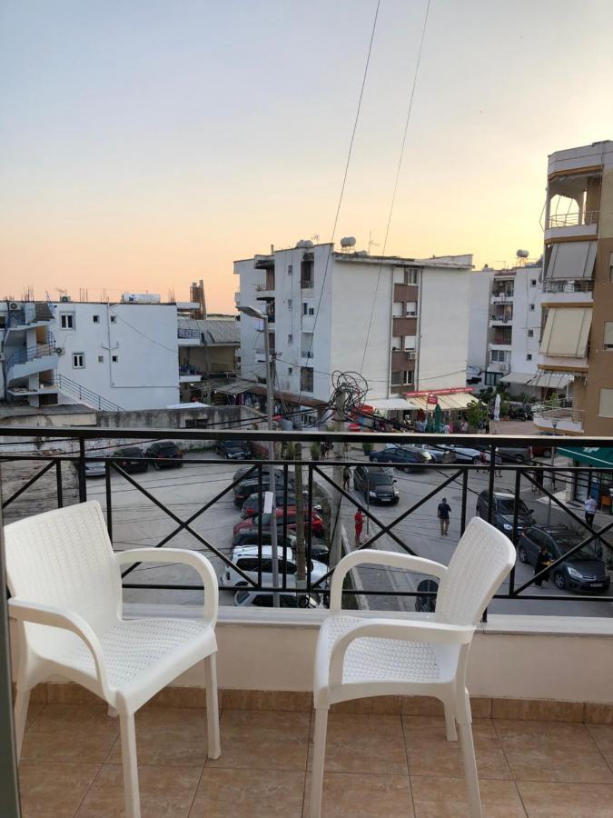 Center Hotel Pirro Himare Exterior foto