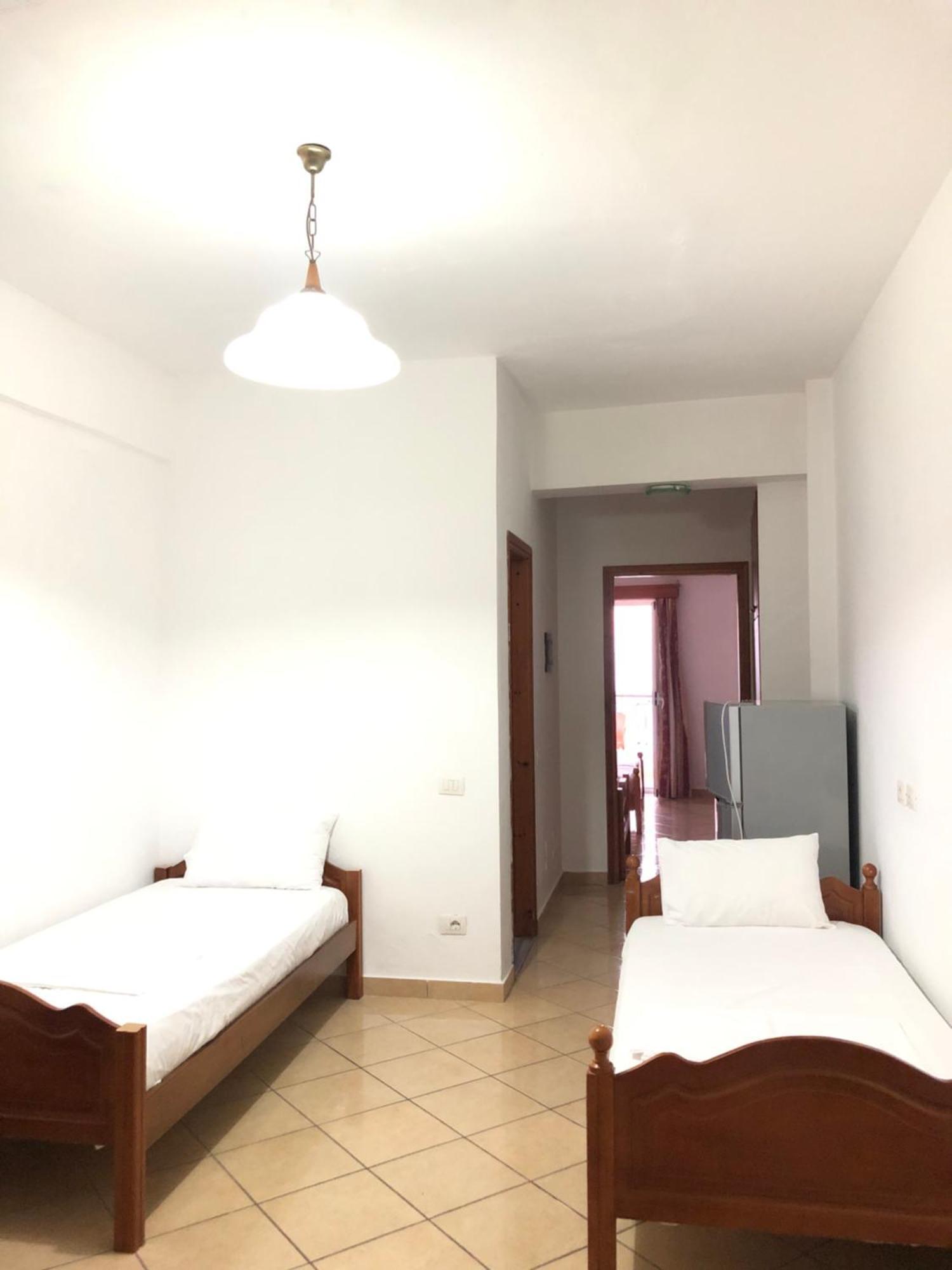 Center Hotel Pirro Himare Exterior foto